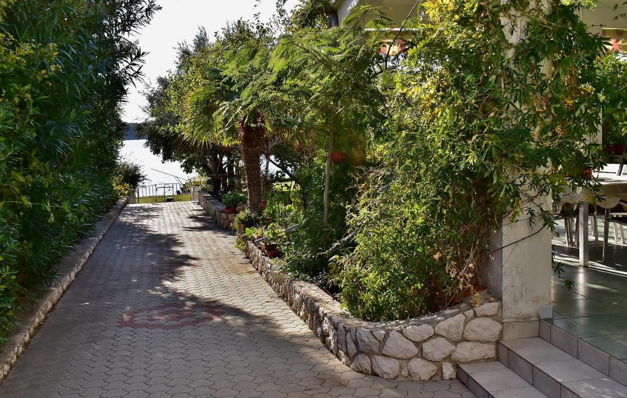 Apartments Felicce Banjol Екстер'єр фото