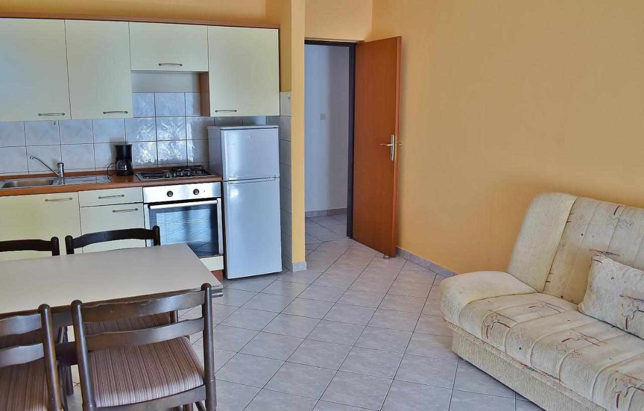 Apartments Felicce Banjol Екстер'єр фото